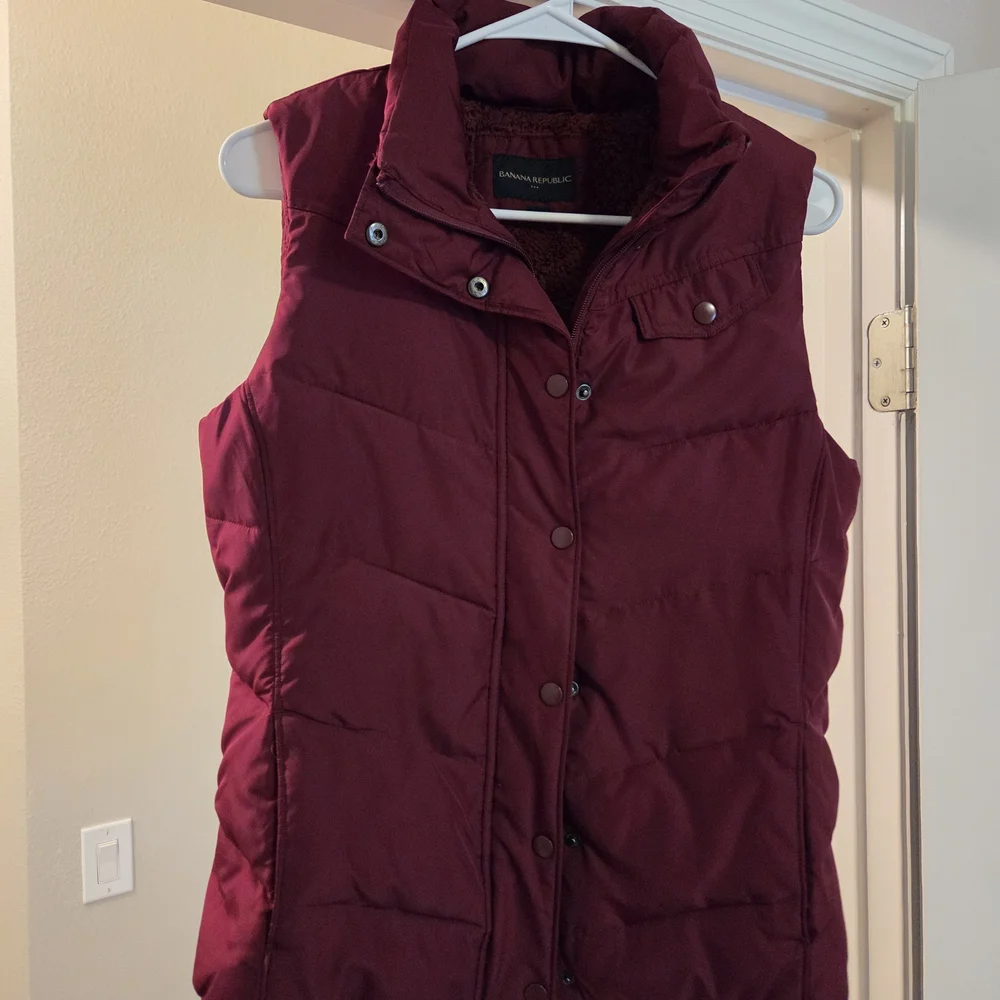 Women's Burgundy Puffer Vest - Picture 1 of 3